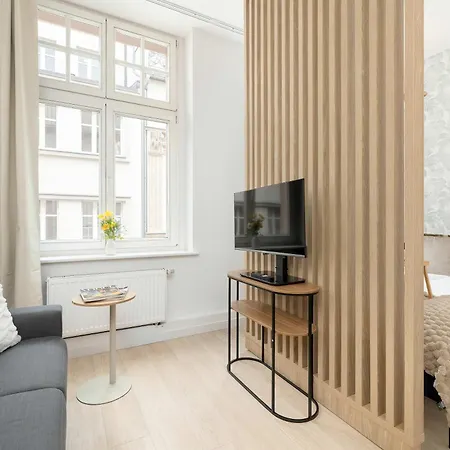 Comfortable With A Desk In The Center Of Near Spodek By Renters *
