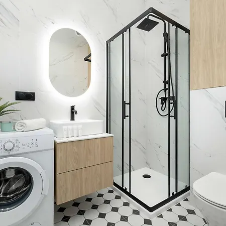 Comfortable With A Desk In The Center Of Near Spodek By Renters