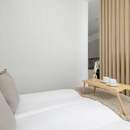 Comfortable With A Desk In The Center Of Near Spodek By Renters *